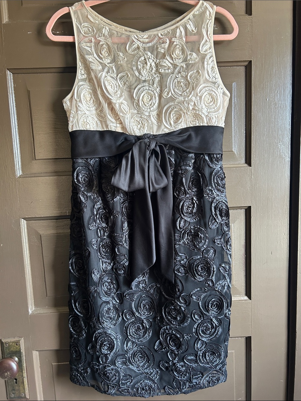 Adrianna Papell lace dress; size 8